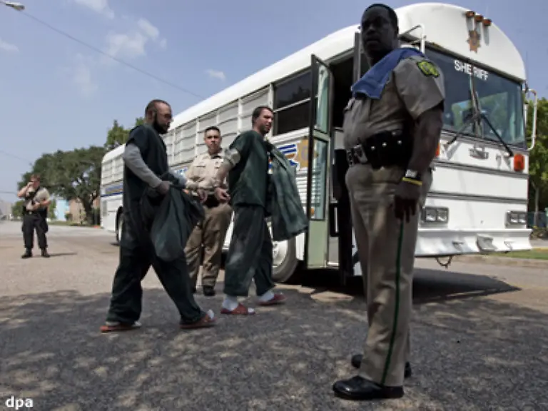 Die-Polizei-brachte-Insassen-des-Gefaengnisses-von-Galveston-in-Sicherheit-In-New-Orleans-waren-Gefangene-vergessen-worden