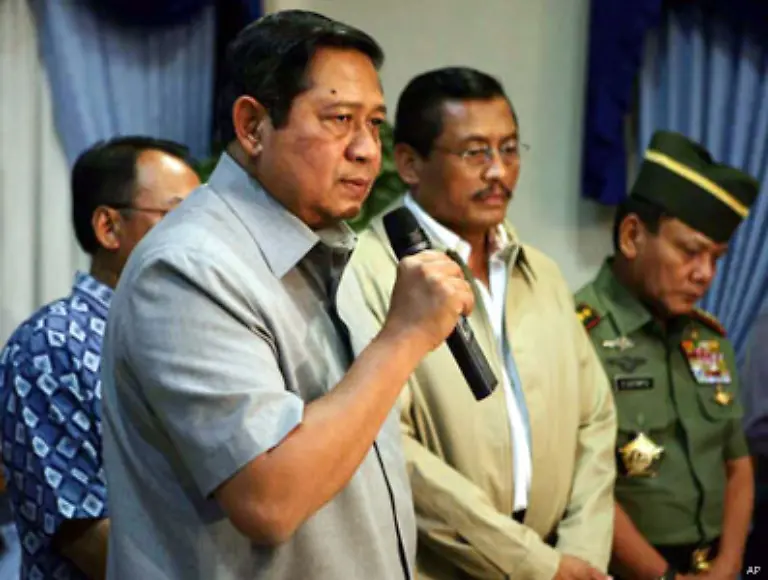 Der-indonesische-Praesident-Susilo-Bambang-Yudhoyono-verurteilte-die-Anschlaege-als-Terror-Taten