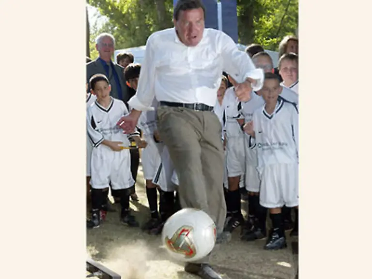 er-wirkt-schon-eher-wie-ein-Angreifer