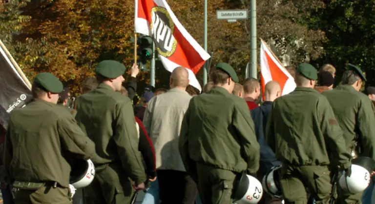 musste-die-Polizei-den-Zug-zurueck-zum-Bahnhof-geleiten