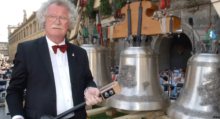 Auch-beim-Gelaeut-gibt-die-Frauenkirche-im-wahrsten-Sinne-den-Ton-an-Mit-acht-Glocken-kann-in-Sachsen-keine-andere-Kirche-dienen-sie-heissen-Jesaja-Johannes-Jeremia-Maria-Josua-David-Philipous-und-die-kleine-Hanna