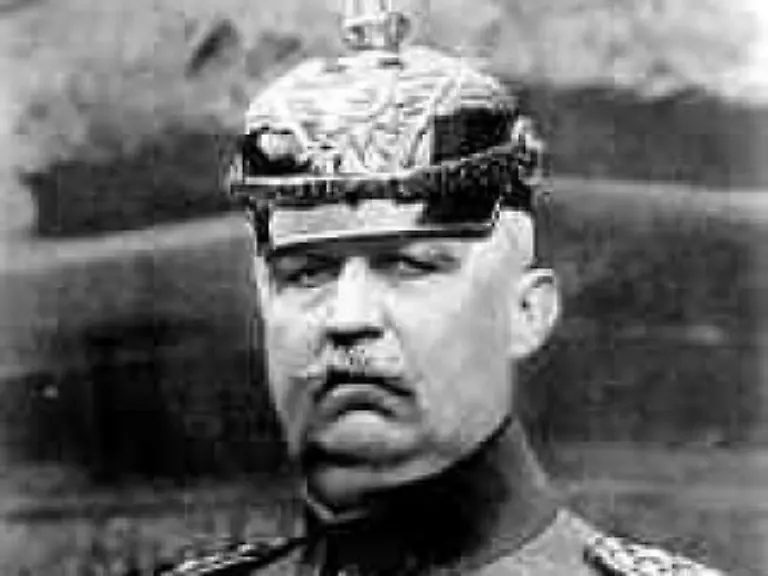 Hindenburgs-Stabschef-war-General-Erich-Ludendorff-1923-wird-er-zusammen-mit-Hitler-einen-Putsch-gegen-die-erste-deutsche-Demokratie-versuchen