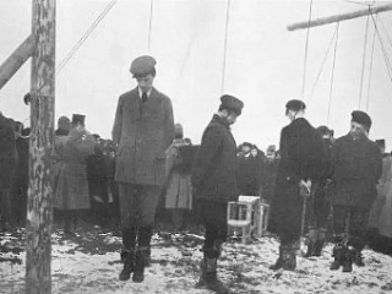 Auch-im-Ersten-Weltkrieg-werden-hinter-der-Front-Verbrechen-veruebt-Von-Oesterreichern-aufgehaengte-russische-Spione