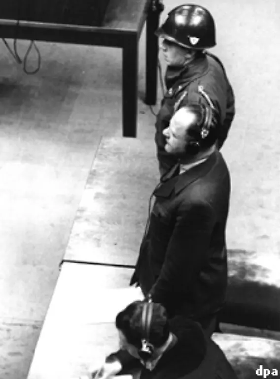 Der-ehemalige-Generalfeldmarschall-Erhard-Milch-nahm-stehend-sein-Urteil-entgegen-lebenslange-Gefaengnisstrafe-Schon-1954-wurde-er-aber-entlassen