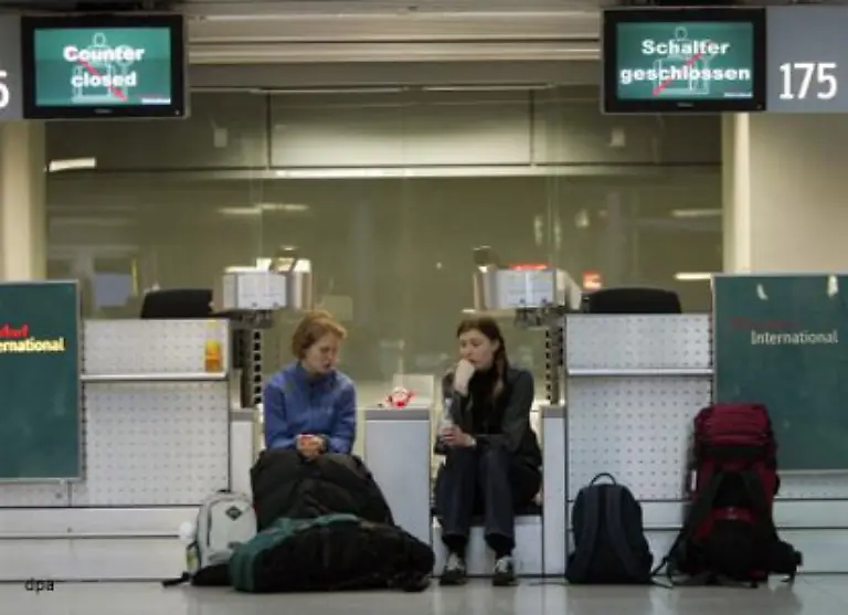 Ich-kann-mich-nicht-erinnern-dass-es-so-etwas-schon-einmal-gegeben-hat-sagte-der-Sprecher-des-Flughafens-Duesseldorf