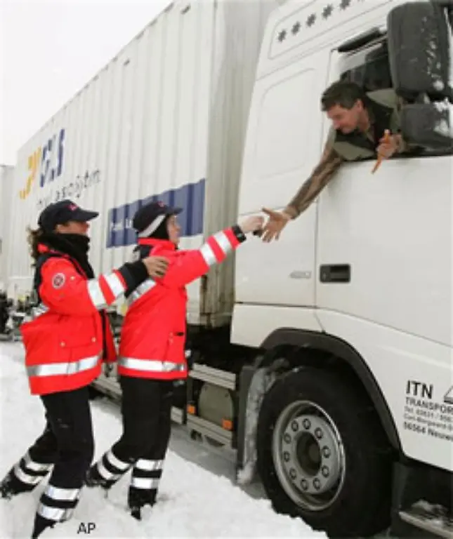 und-um-Notleidende-mit-dem-Noetigsten-zu-versorgen