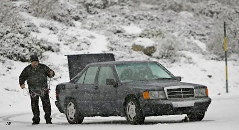 Auch-in-anderen-Teilen-Europas-stoppte-der-Schnee-so-manche-Fahrt