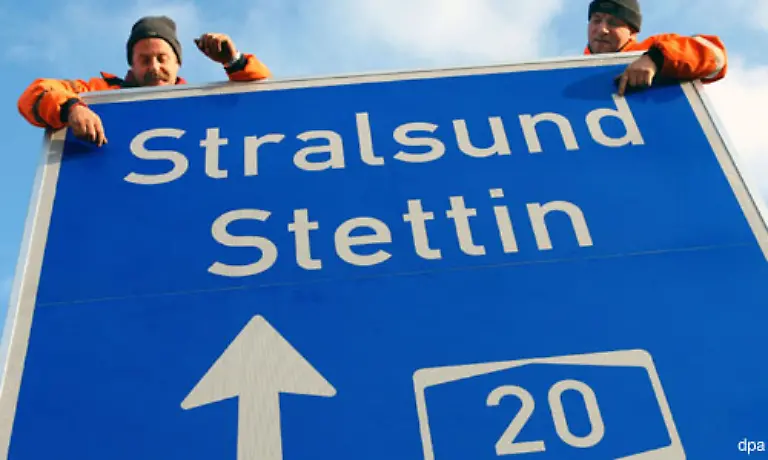 Richtig-wir-meinen-die-Ostseeautobahn-A20-Nach-elfjaehriger-Bauzeit-heisst-es-seit-dem-7