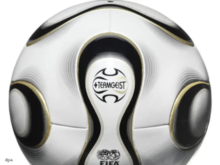 Mehr-als-drei-Jahre-Entwicklungsarbeit-stecken-in-Teamgeist