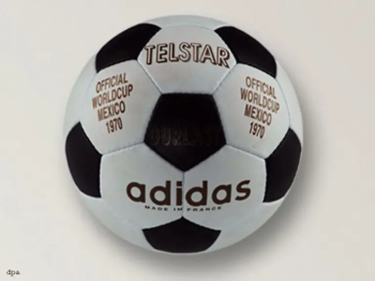 Bei-der-WM-1970-in-Mexiko-zappelte-Telstar-im-Tor
