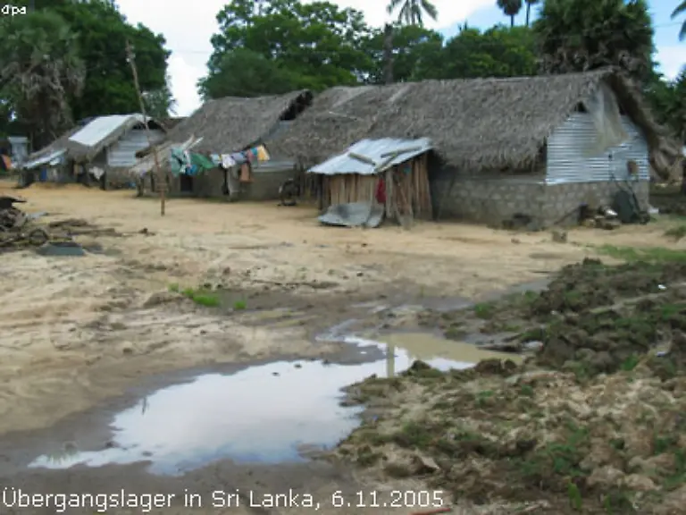 Die-erste-Reaktion-war-zu-Recht-darauf-ausgerichtet-Leben-zu-retten-und-die-Lebensqualitaet-der-Menschen-zu-verbessern-sagt-Jeremy-Hobbs-der-Vorsitzende-von-Oxfam-International-Der-Wiederaufbau-der-Gemeinden-wird-aber-wesentlich-laenger-dauern