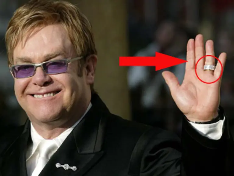 Ja-Das-is-er-Der-Ring-der-sagt-dass-dieser-Mensch-nicht-mehr-zu-haben-ist