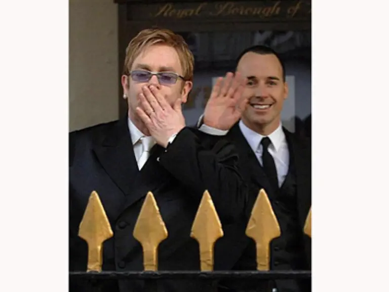 Elton-John-hat-seinen-langjaehrigen-Freund-David-Furnish-geheiratet