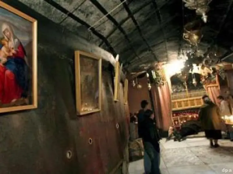 Jesus-soll-angeblich-dort-geboren-worden-sein-wo-sich-heute-die-Grotte-unter-der-Geburtskirche-befindet