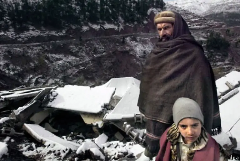 Trotz-einer-intensiven-Berichterstattung-ueber-die-vielen-Naturkatastrophen-des-Jahres-2005-seien-viele-humanitaere-Themen-in-den-Medien-unberuecksichtigt-geblieben-so-Aerzte-ohne-Grenzen