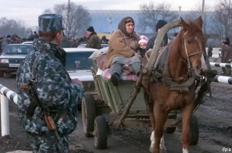 Nur-wenige-Hilfsorganisationen-sind-in-Tschetschenien-aktiv-In-Fluechtlingslagern-in-Inguschetien-grassieren-Tuberkulose-und-Lungenentzuendung-Tausende-Fluechtlinge-wurden-gezwungen-nach-Tschetschenien-zurueckzukehren