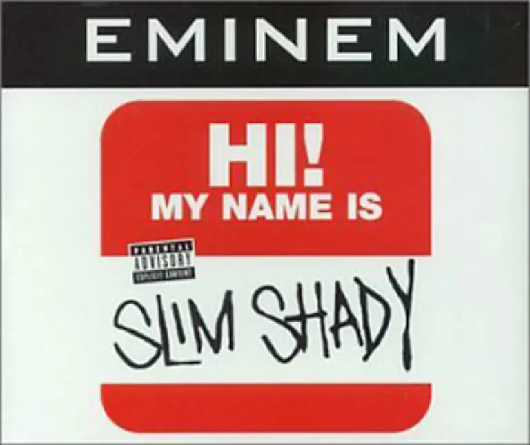 Das-Ergebnis-Bereits-die-erste-Single-My-Name-is-aus-der-LP-Slim-Shady-wird-weltweit-zum-Charterfolg-In-der-Rolle-seines-Alter-Egos-gleichen-Namens-wie-das-Album-schlaegt-Eminem-verbal-um-sich-und-disst-so-ziemlich-alles-und-jeden-der-nicht-bei-Drei-auf-den-Baeumen-ist
