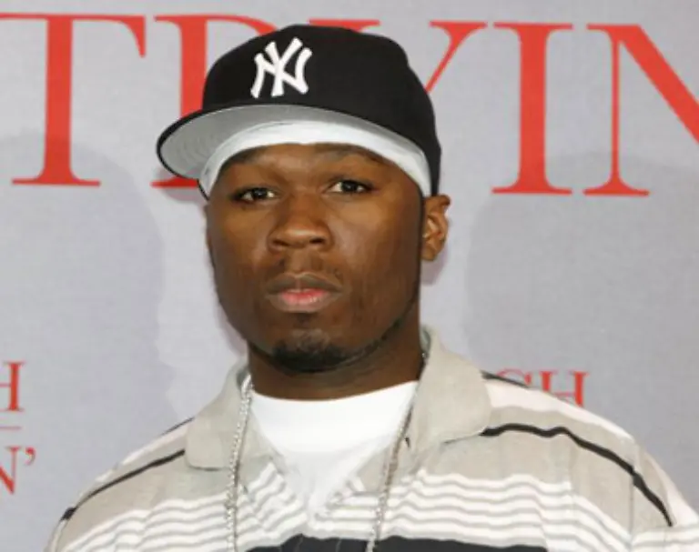 Statt-im-Rampenlicht-will-er-kuenftig-nur-noch-hinter-den-Kulissen-wirken-etwa-bei-dem-mittlerweile-von-ihm-gegruendeten-Label-Shady-Records-bei-dem-unter-anderem-50-Cent-unter-Vertrag-steht