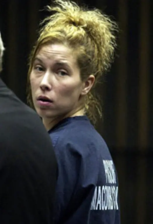 Auch-Kimberly-hat-harte-Zeiten-durchgemacht-Auch-sie-wurde-in-einer-Entzugsklinik-wegen-Drogenmissbrauchs-behandelt