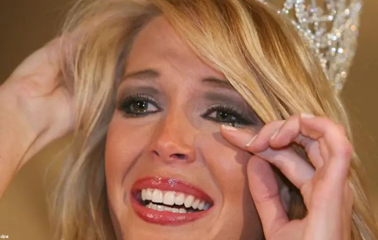 Ruehrend-oder-Die-Jura-Studentin-bezeichnet-sich-uebrigens-als-Naschkatze-Mmmmmhhh-Besonders-steht-sie-auf