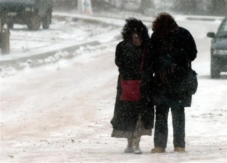 Auch-das-gibt-es-Schneesturm-in-Griechenland-Foto-aus-der-Stadt-Polygyros-auf-der-Halbinsel-Chalkidiki