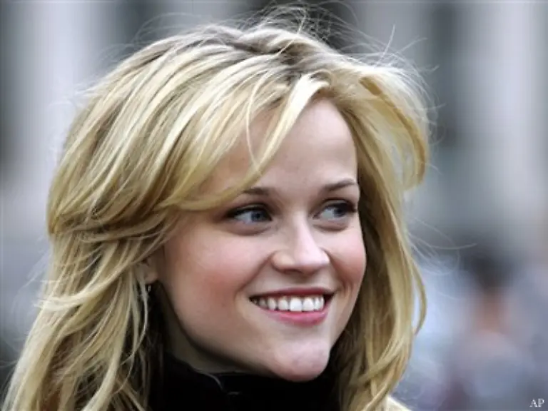 Von-der-Suedstaaten-Beauty-wird-es-also-auch-in-Zukunft-noch-jede-Menge-mehr-zu-sehen-geben-als-blonde-Haare-und-ein-Gucci-Taeschchen-mit-Chihuahua