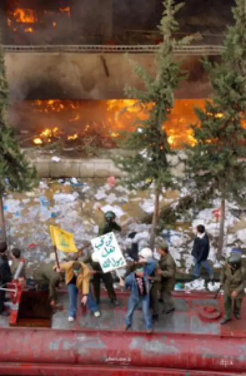 Die-syrische-Regierung-distanziert-sich-von-der-Protestaktion-Der-Minister-fuer-islamische-religioese-Stiftungen-Ziad-al-Din-al-Ajubi-haelt-die-Proteste-fuer-gerechtfertigt-betont-aber-Es-ist-nicht-unser-Recht-beim-Protest-die-Grenzen-zu-ueberschreiten-die-uns-der-Islam-setzt