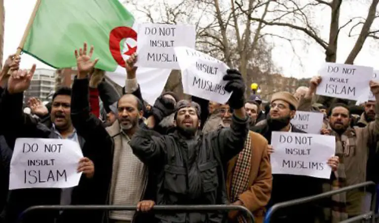 Grossbritannien-und-die-US-Regierung-bezeichneten-die-Veroeffentlichung-der-Karikaturen-als-beleidigend-verteidigten-aber-das-Recht-auf-Meinungsfreiheit