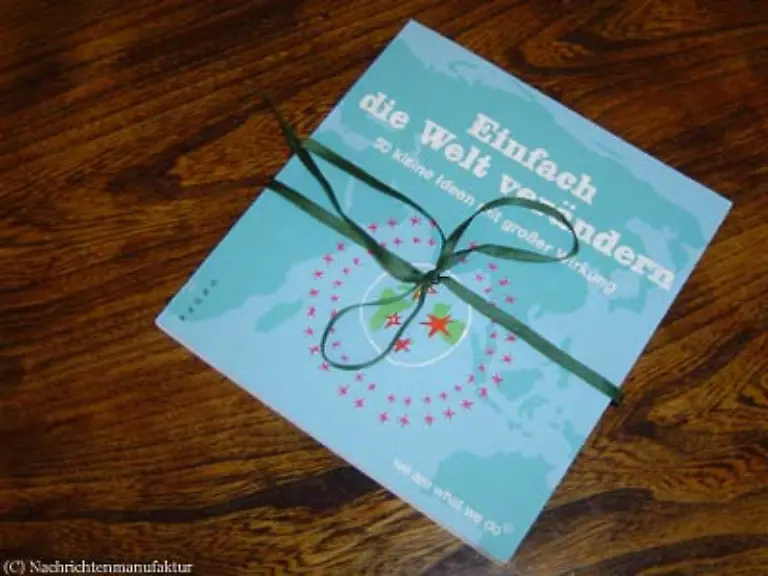 Die-Macher-dieses-Buches-empfehlen-in-Aktion-47-Verschenk-dieses-Buch-Das-ist-gutes-Marketing-aber-als-Verschenk-ein-Buch-das-dir-selbst-gut-gefallen-hat-lassen-wir-das-mal-gelten