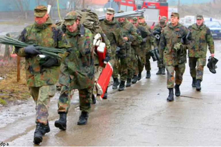Am-selben-Tag-trafen-erste-Spezialisten-der-Bundeswehr-auf-der-Ostseeinsel-ein