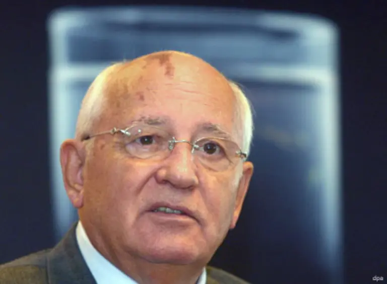 Michail-Gorbatschow-war-von-1985-bis-August-1991-Generalsekretaer-des-Zentralkomitees-der-Kommunistischen-Partei-der-Sowjetunion-KPdSU-und-von-1990-bis-Ende-1991-Praesident-der-Sowjetunion-Unter-ihm-wurde-das-Riesenreich-friedlich-beerdigt