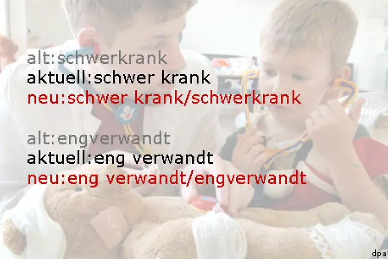Auch-bei-Kombinationen-mit-einfachen-unflektierten-Adjektiven-als-zurechtweisende-Bestimmungen-sind-Zusammen-und-Getrenntschreibung-moeglich