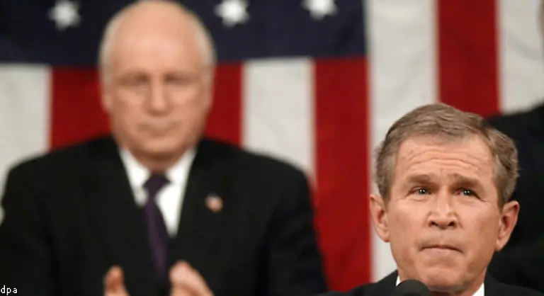 29-Januar-2002-Gut-vier-Monate-nach-den-Anschlaegen-vom-11-September-bezeichnet-Bush-Iran-Nordkorea-und-Irak-als-Achse-des-Boesen