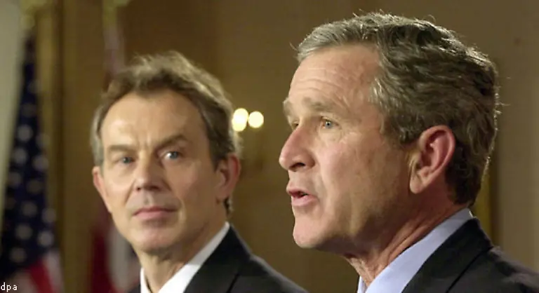 31-Januar-2002-US-Praesident-Bush-sagt-bei-einem-Treffen-mit-dem-britischen-Premier-Blair-fuer-eine-diplomatische-Loesung-bliebe-noch-eine-Frist-von-Wochen-nicht-Monaten