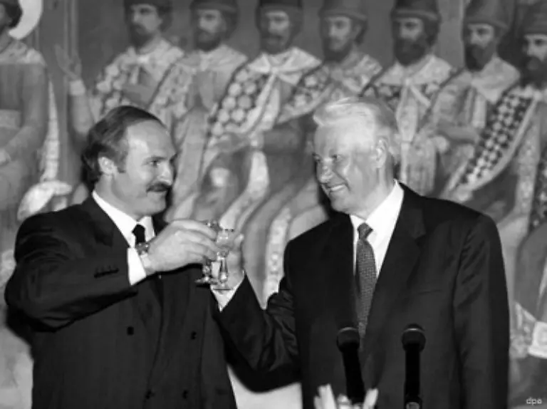 Lukaschenko-verfolgte-das-Ziel-der-Neuauflage-der-Sowjetunion-unter-Einschluss-Russlands-der-Ukraine-und-Weissrusslands-Er-sah-sich-als-der-neue-Herrscher-im-Moskauer-Kreml