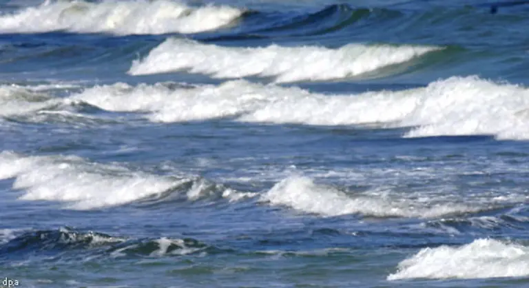 Die-klare-Fluessigkeit-ist-die-Grundlage-und-der-Ursprung-allen-Lebens