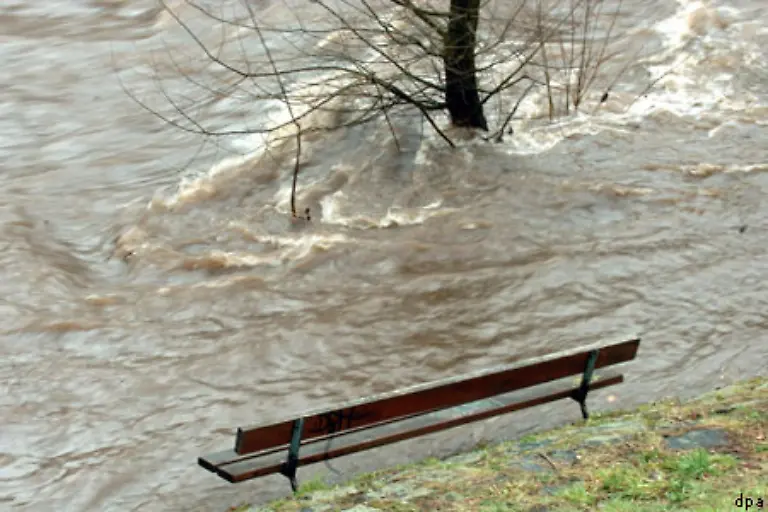 Doch-bietet-es-nicht-nur-die-Lebensgrundlage-fuer-alle-Lebewesen-sondern-entzieht-sie-ihnen-auch