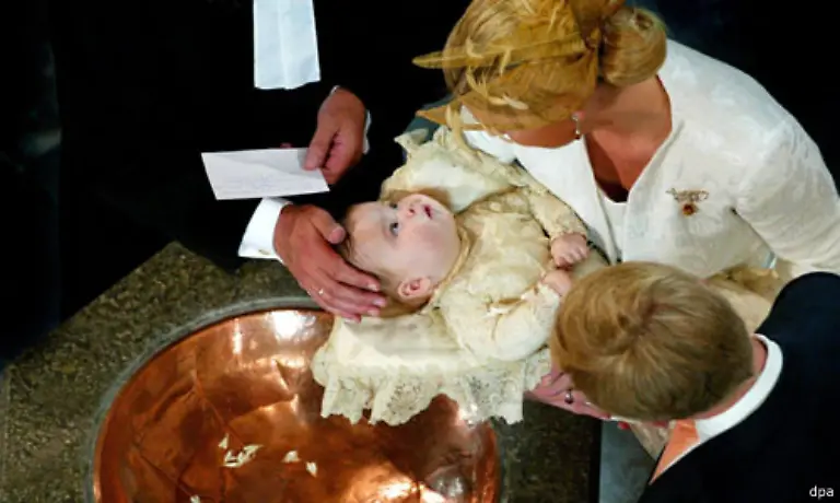 und-Religion-spielt-das-Lebenselixir-eine-wichtige-Rolle-Nicht-nur-in-der-westlichen-Welt