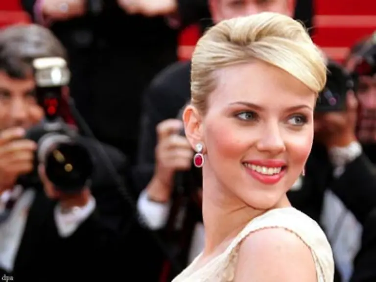 Ich-wuerde-mich-nicht-als-sexy-bezeichnen-aber-natuerlich-schmeichelt-es-mir-wenn-man-mich-als-sexy-bezeichnet-Auf-jeden-Fall-ist-das-angenehmer-als-wenn-mich-die-Leute-abstossend-faenden