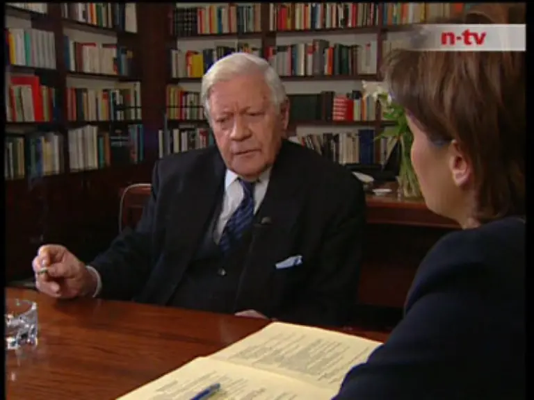 Helmut-Schmidt-blieb-auch-lieber-zu-Hause