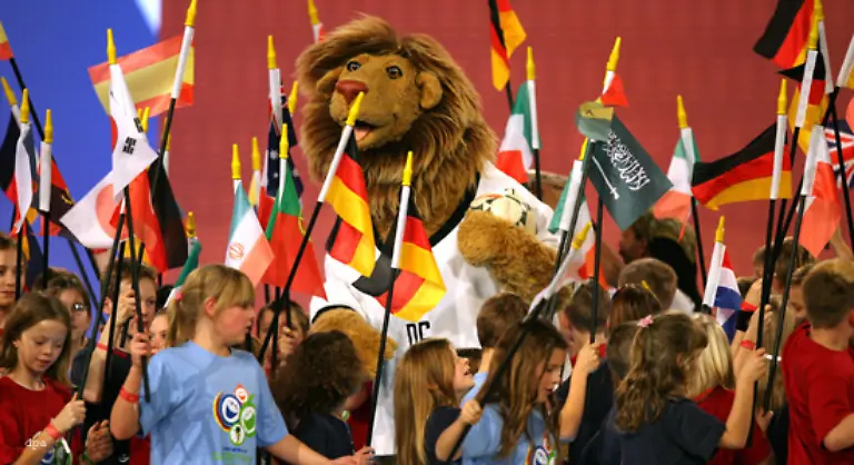 Bei-Kindern-hingegen-kommt-das-Knuddelmonster-gut-an