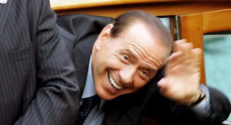 Im-Oktober-2001-entfachte-Berlusconi-einen-Proteststurm-moslemischer-Laender-mit-der-Aeusserung-Wir-sollten-uns-der-Ueberlegenheit-unserer-Zivilisation-bewusst-sein-die-aus-einem-Wertesystem-besteht-welches-den-Menschen-weit-verbreiteten-Wohlstand-gegeben-hat
