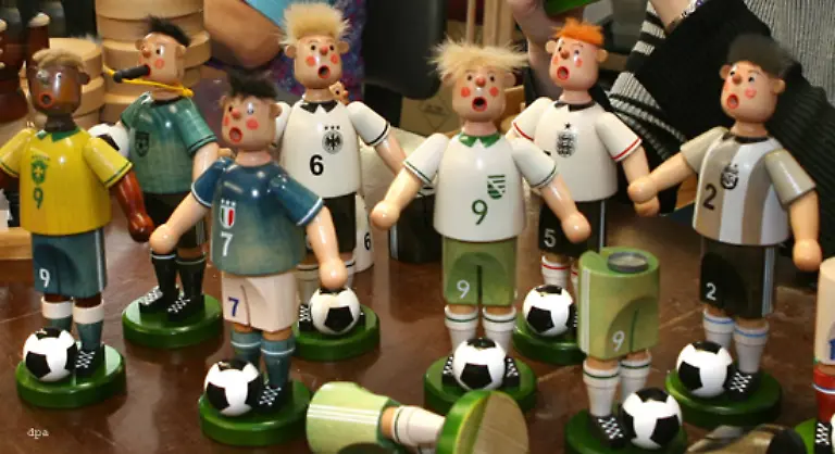 Fussballspieler-Raeuchermaenner-braucht-hingegen-kein-Mensch
