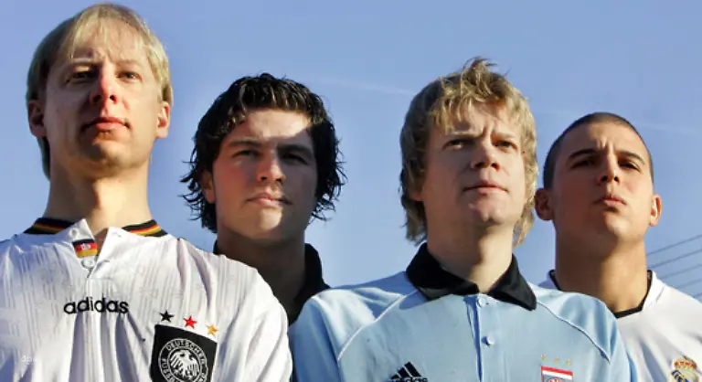 Auch-die-Doppelgaenger-Branche-hofft-durch-die-WM-auf-ein-gutes-Geschaeftsjahr-Die-Maenner-im-Bild-sollen-Juergen-Klinsmann-Michael-Ballack-Oliver-Kahn-und-Ronaldo-darstellen