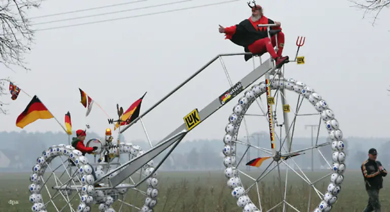 Wir-freuen-uns-auf-mehr-oder-weniger-verrueckte-Fans-aus-aller-Welt