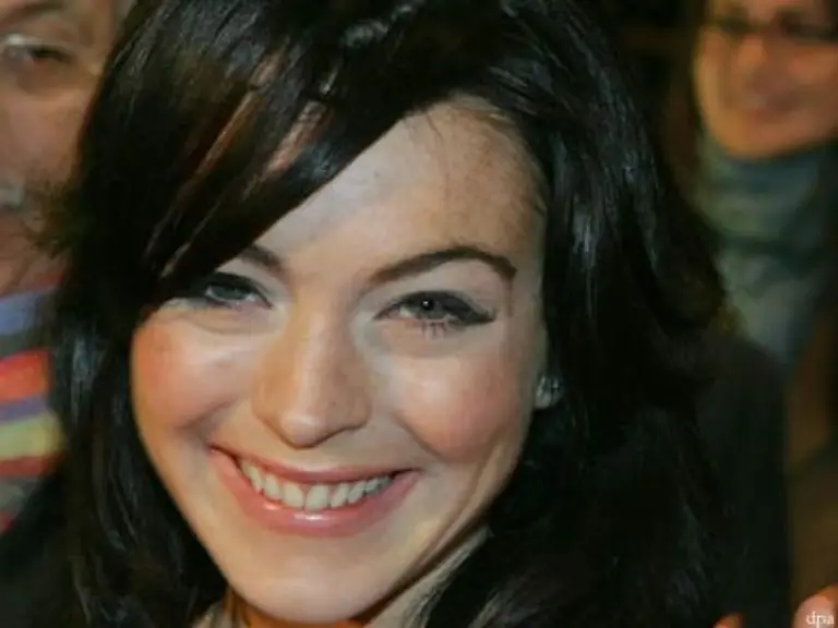 So-schoen-strahlt-Lindsay-Lohan-auf-den-Presseterminen-und-Roten-Teppichen