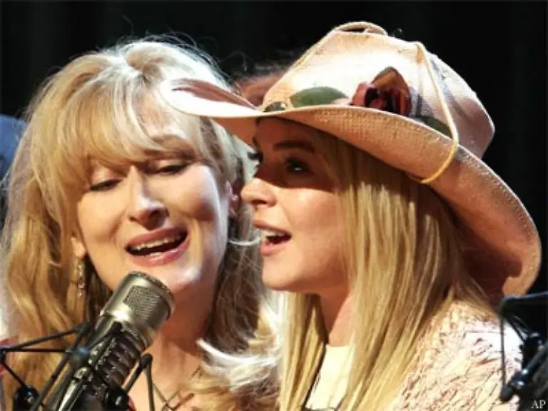 Als-Film-Tochter-von-Meryl-Streep-wurde-sie-extra-dazu-erfunden-um-auch-das-juengere-Publikum-anzusprechen-Fuer-Lohan-war-es-eine-tolle-Chance