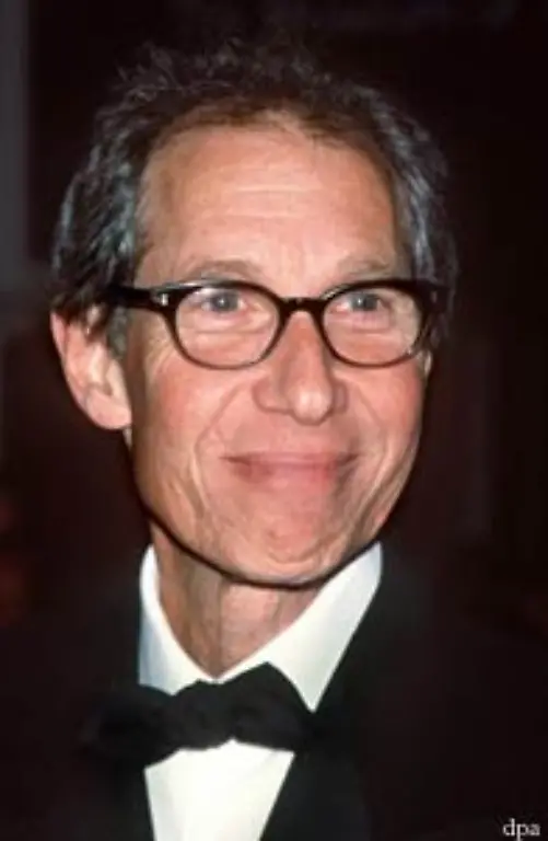 Spielberg-hatte-Gwyneth-nach-dem-ueberraschenden-Tod-ihres-Vaters-beigestanden-Bruce-Paltrow-war-2002-mit-nur-58-Jahren-in-Rom-gestorben