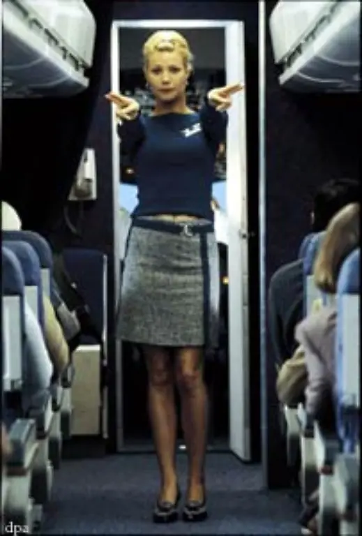 Ab-und-an-greift-die-Schauspielerin-auch-mal-daneben-so-bei-Flight-Girls