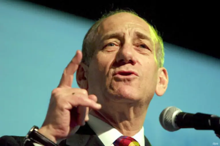 Olmert-will-eine-Koalition-mit-der-Arbeitspartei-und-kleineren-Parteien-eingehen